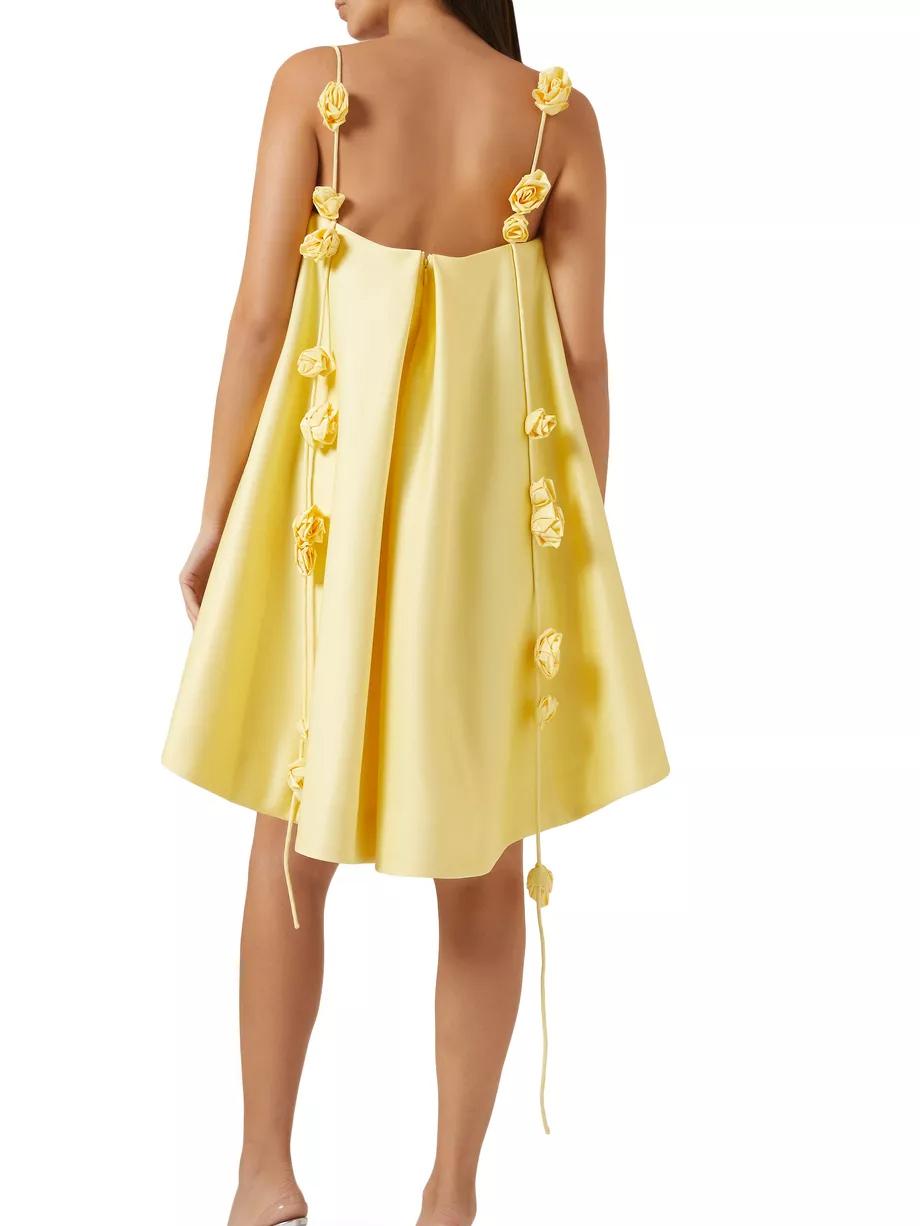 Rosalie™ – Elegantes Satijn-Minikleid mit 3D-Blüten