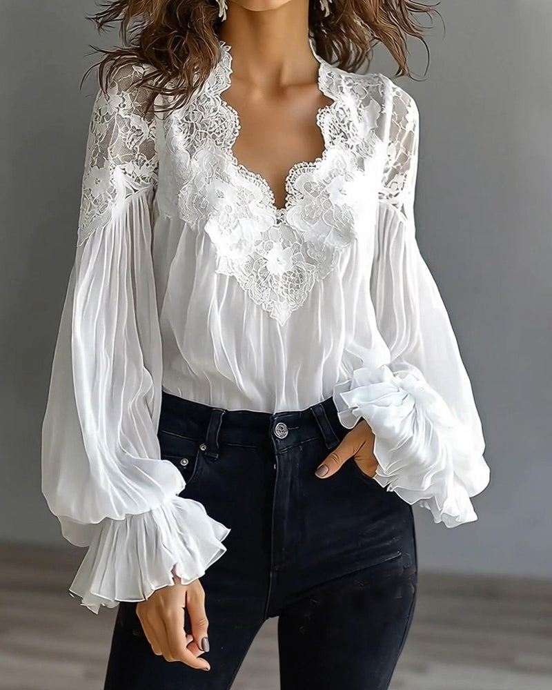 Aurelia™ - Elegante Spitzenbluse mit Patchwork-Details