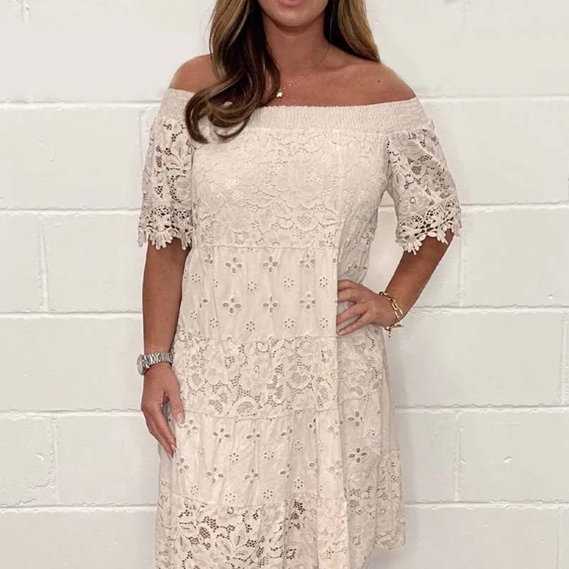 Floravie™ Schulterfreies Spitzenkleid mit ausgestelltem Rock und halblangen Ärmeln